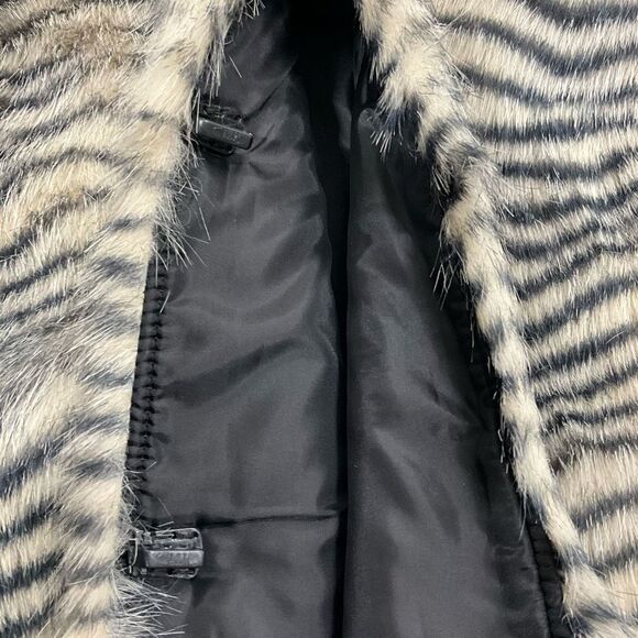 BETSEY JOHNSON Zebra Faux Fur Vest - Picture 4 of 5